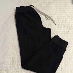 Vuori jogger pants